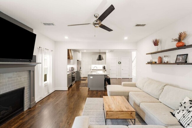 Building Photo - 429 Westboro Dr