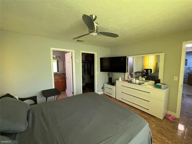 Building Photo - 3 br, 2 bath House - 189 La Paz Drive