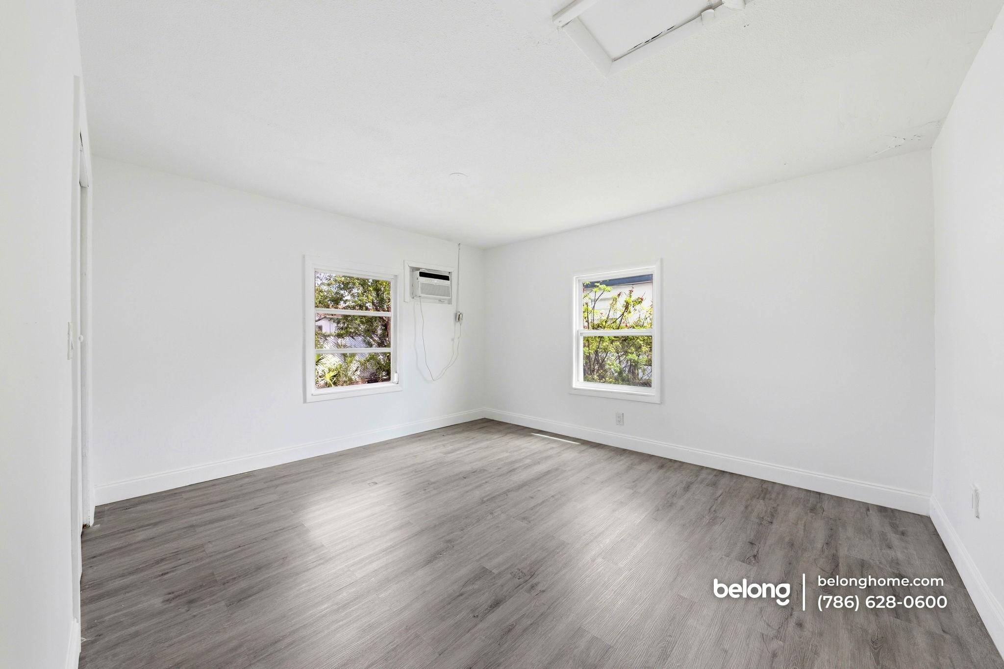 Building Photo - 170 W 23rd St