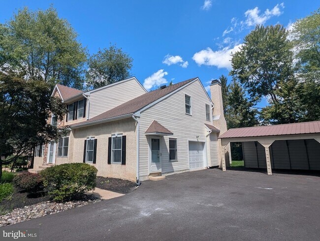 Building Photo - 114 Lenape Dr