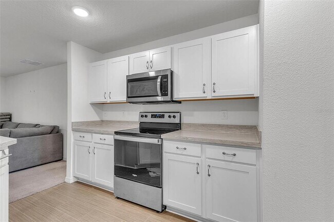 Building Photo - 159 Persimmon Dr