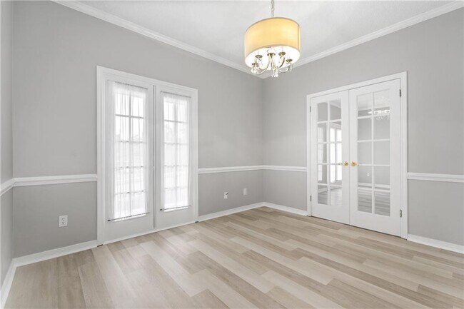 Building Photo - 408 Lakeview Dr W