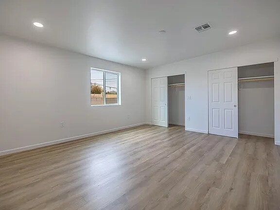 Building Photo - 938 E Waverly St