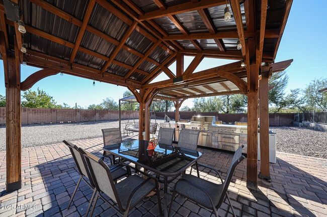 Building Photo - 6327 E Dixileta Dr