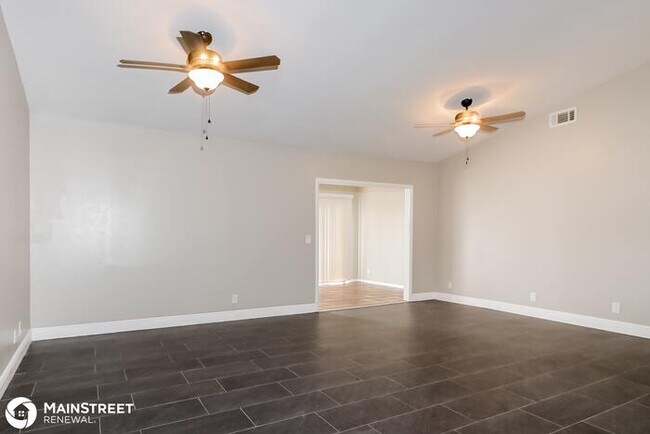 Building Photo - 6811 SE RAINTREE AVE, STUART, FL 34997