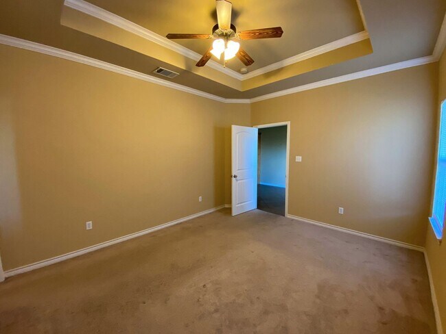Building Photo - 684 Paso Fino St