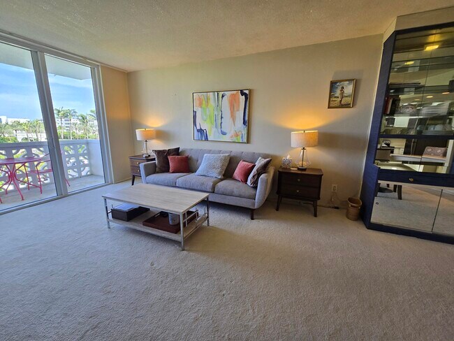 Building Photo - 2840 S Ocean Blvd