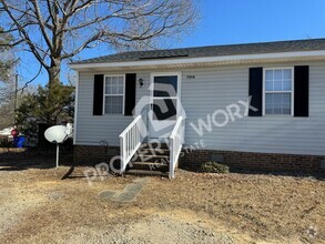 Building Photo - 1 Bedroom, 1 Bath Duplex Available in Nash...