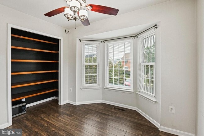Building Photo - 43515 Blacksmith Square