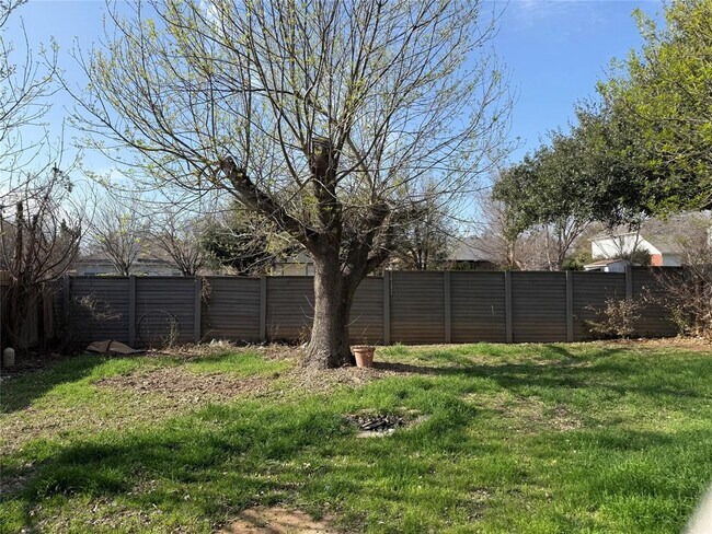 Building Photo - 16702 Tomcat Dr