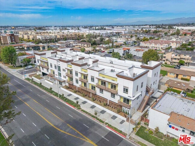 Building Photo - 7411 Artesia Blvd