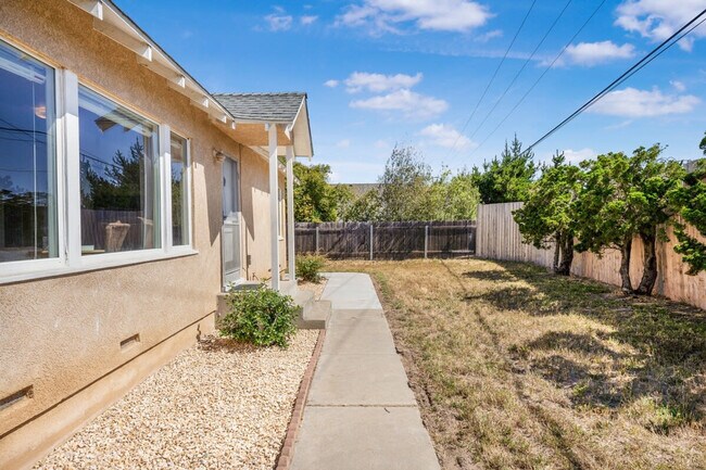 Building Photo - 4807 Foxenwood Ln