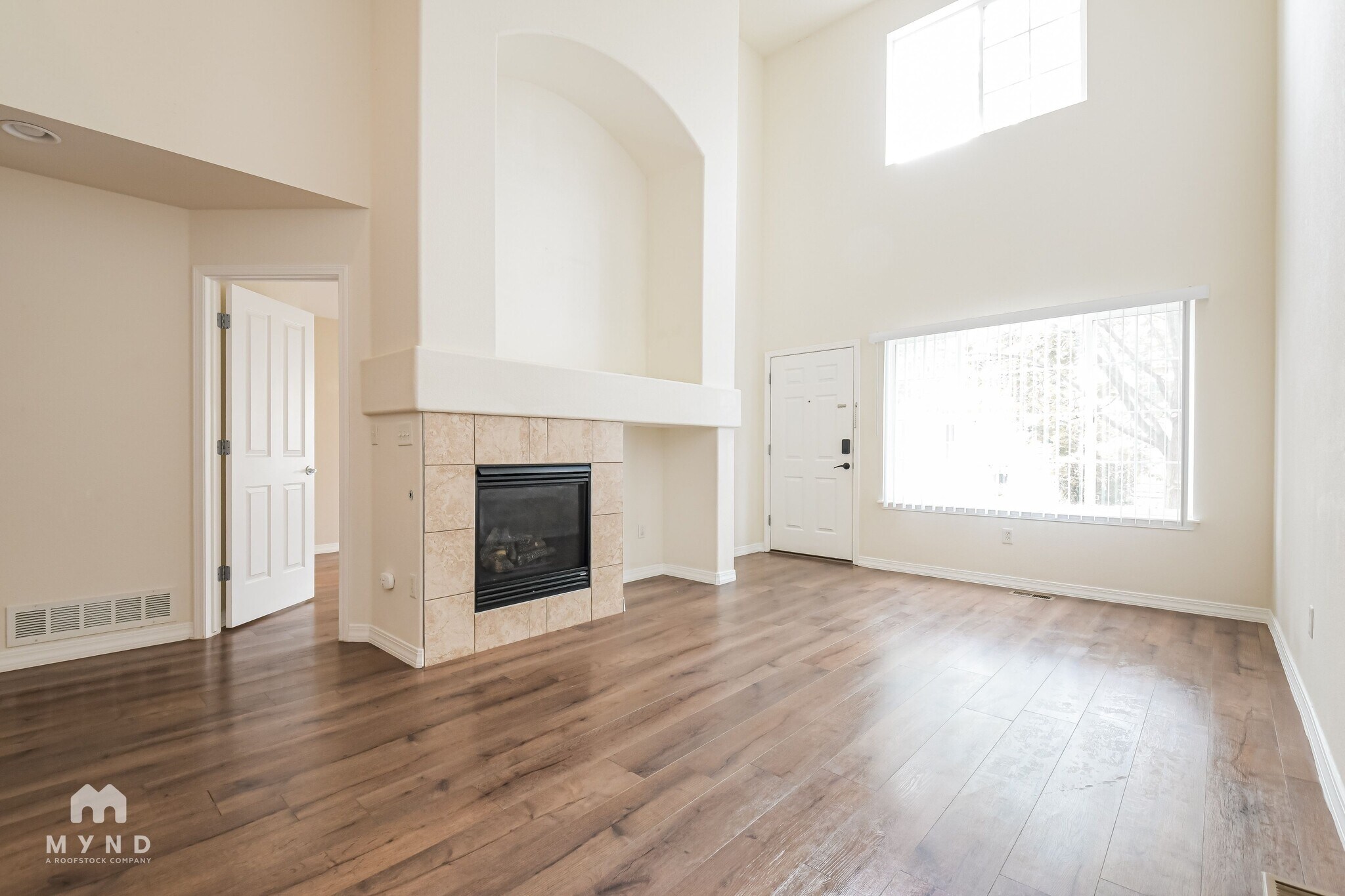 Building Photo - 805 Summer Hawk Dr