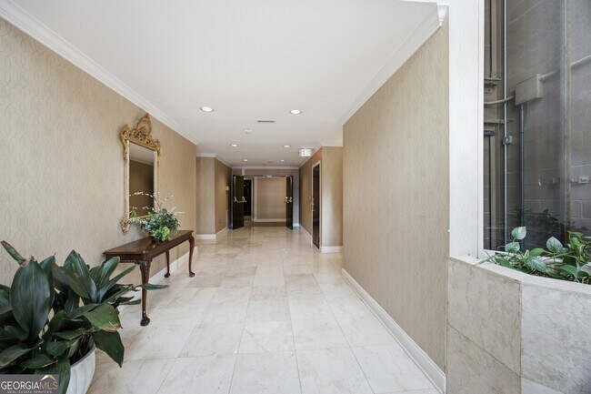 Building Photo - 23117 Plantation Dr NE