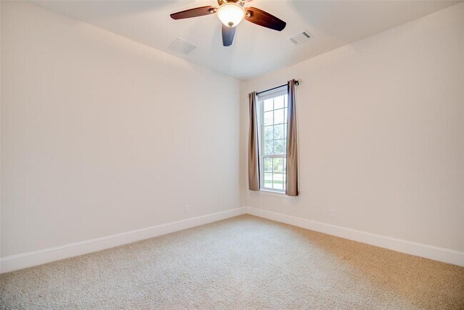 Building Photo - 163 N Almondell Way
