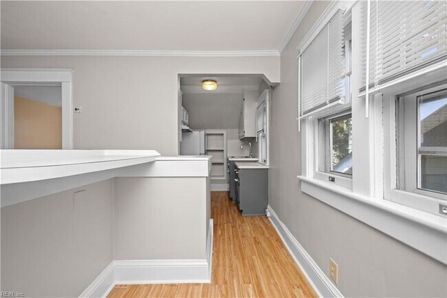 Building Photo - 437 Connecticut Ave