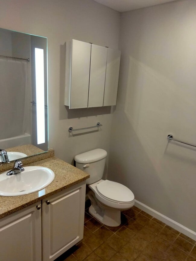 Building Photo - 22 Imlay St