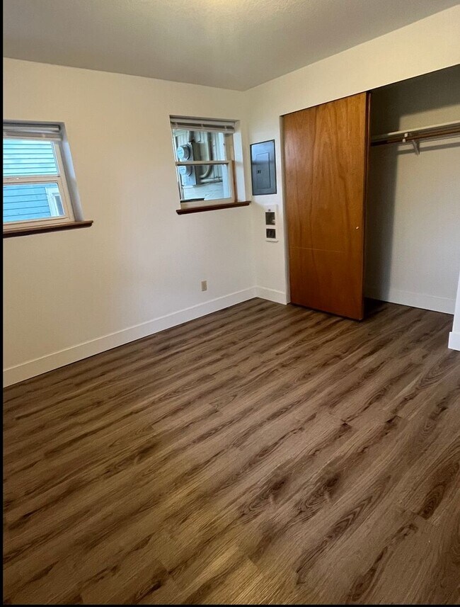 Building Photo - 1021/1023 High St