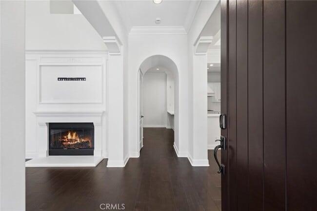 Building Photo - 67 Mandria