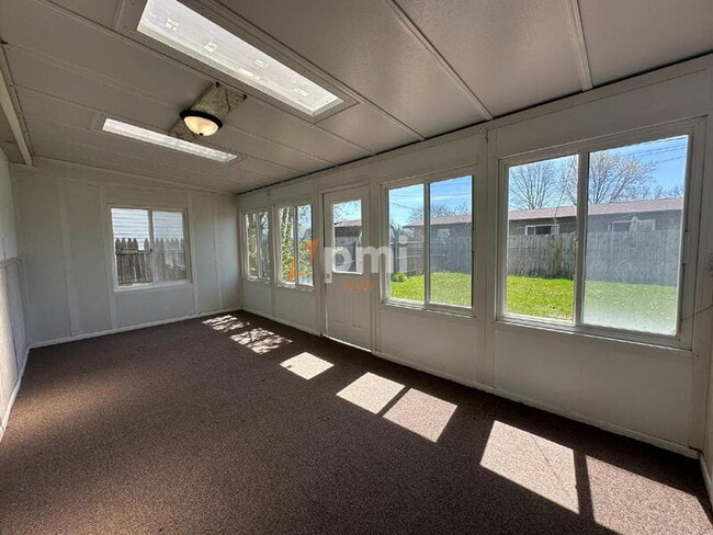 Building Photo - 404 Saginaw Dr