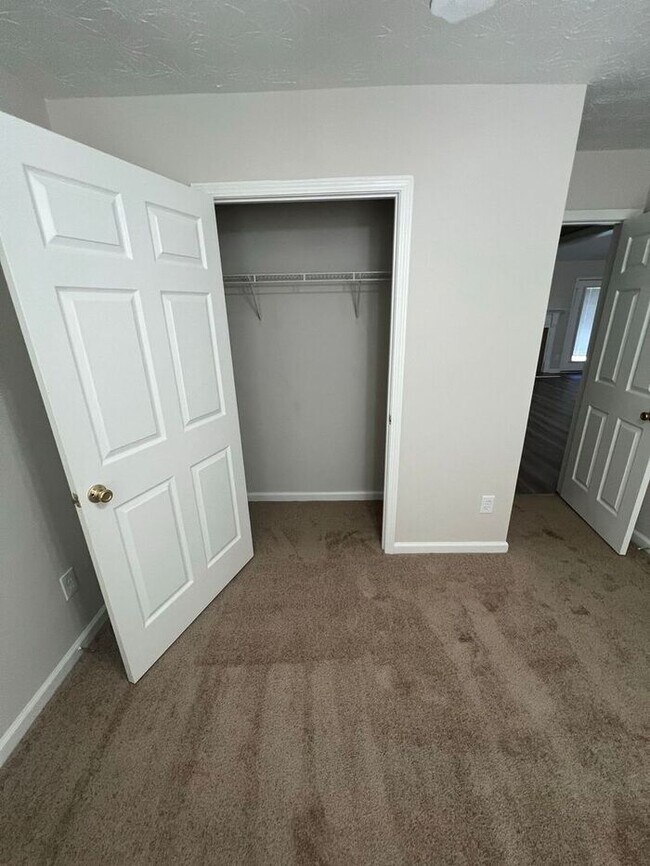 Building Photo - Beautiful Home in the Highly Sought-After ...