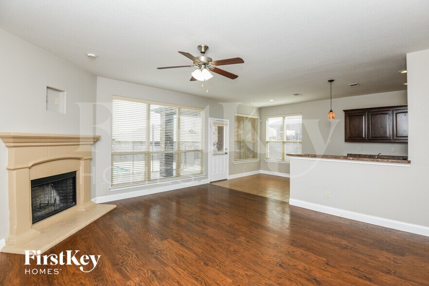Building Photo - 3017 Beaver Creek Dr
