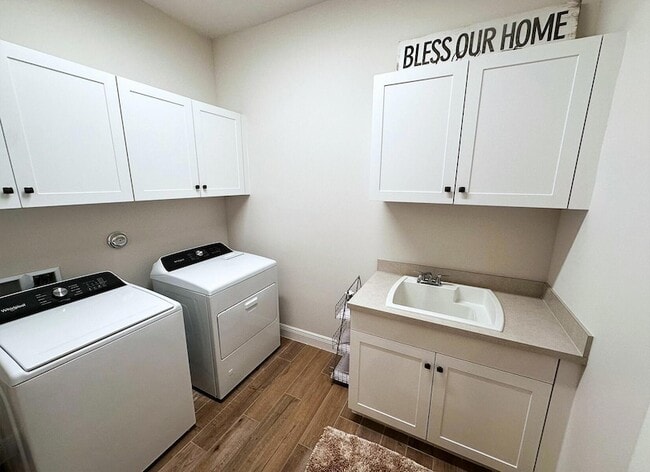 Building Photo - 10027 Timber Crk Wy