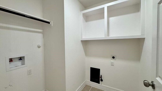 Building Photo - 7510 Golden Thistle Ln