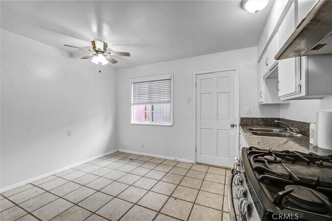Building Photo - 9436 Ramona Ave