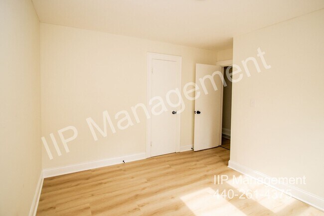 Building Photo - 4485 Emerson Rd