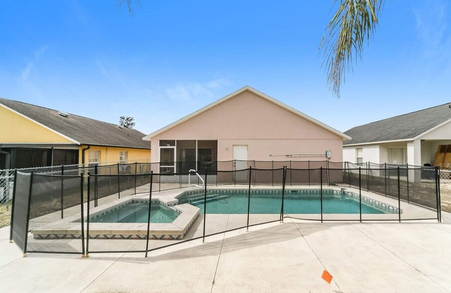 Building Photo - 216 Manoel Ln