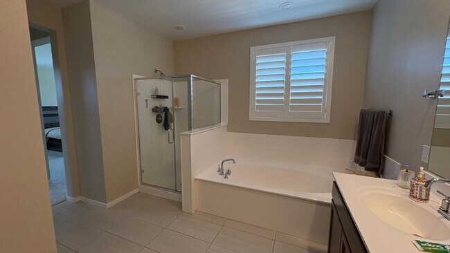 Building Photo - 17744 W Cassia Way