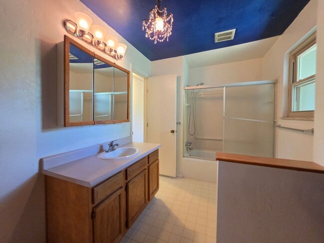 Building Photo - 3850 Paseo Del Prado