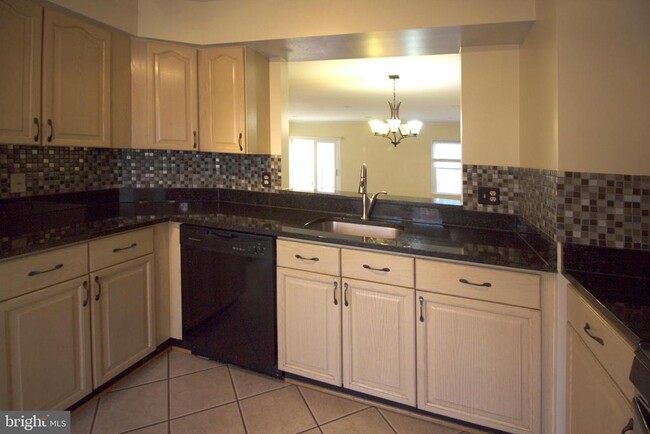Building Photo - 5339 Buxton Ct