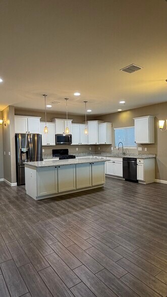 Building Photo - 13603 W Remuda Dr