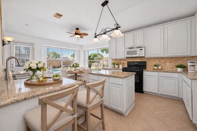 Building Photo - 15619 Winding Valley Dr