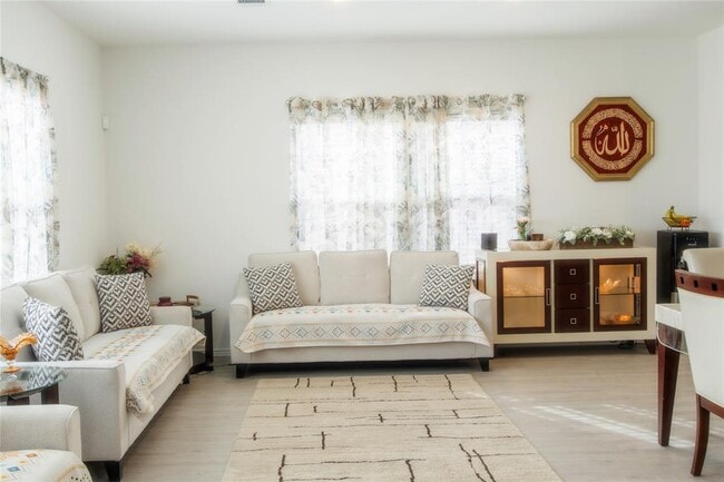 Building Photo - 1404 Aquilla Dr