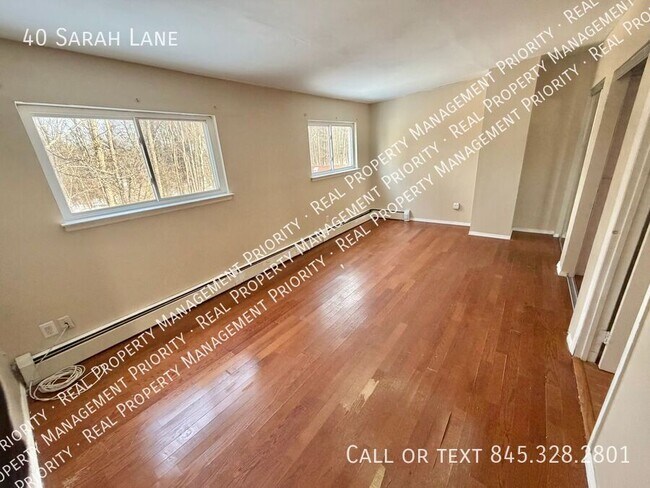 Building Photo - 40 Sarah Ln