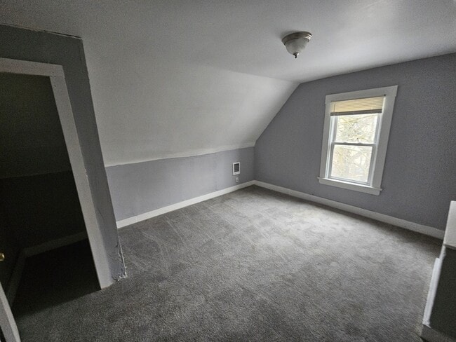 Building Photo - 10602 Earle Ave