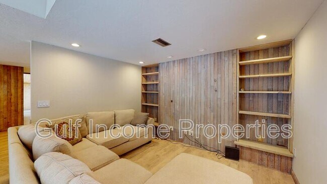 Building Photo - 2360 Riverwood Pines Dr