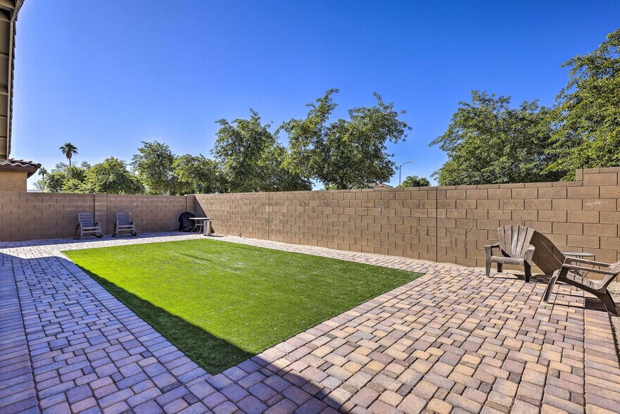 Building Photo - 6808 N 86th Ln