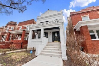 Building Photo - 2 bedroom in Chicago IL 60620