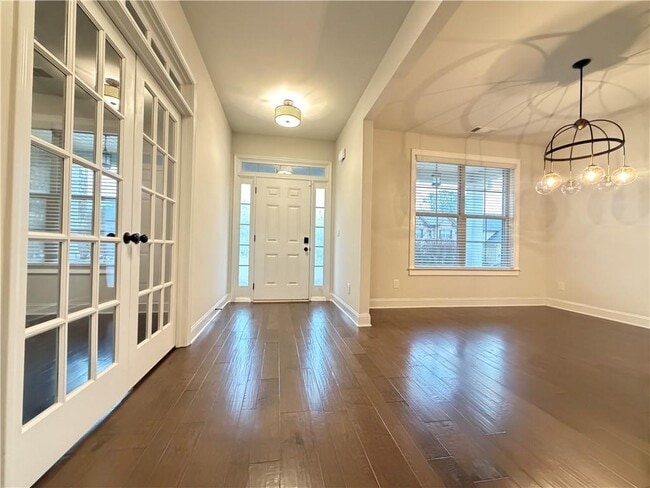 Building Photo - 1545 Dahlia Dr