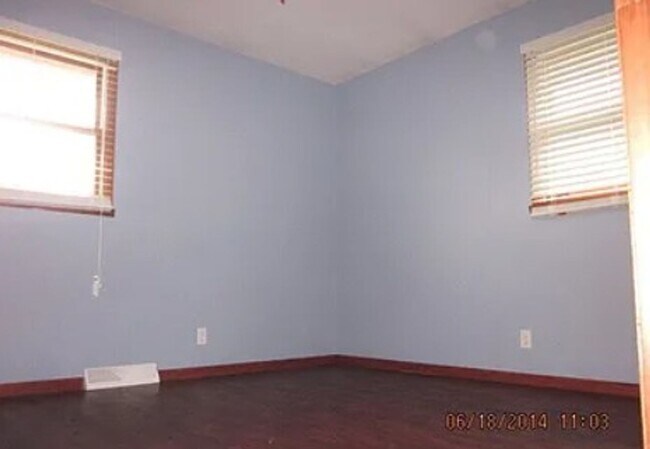 Building Photo - Gorgeous 4 Bedroom Ranch House - Updated photos coming soon