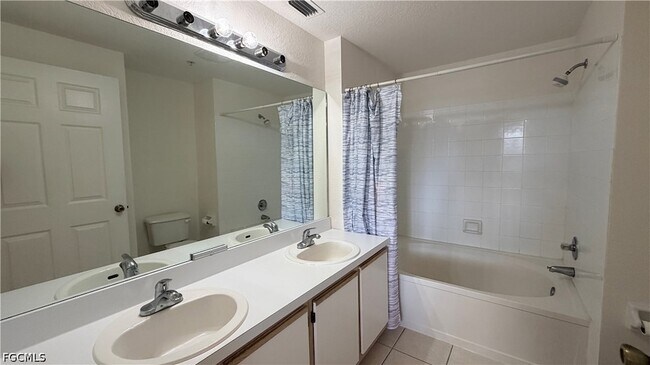 Building Photo - 6490 Aragon Way