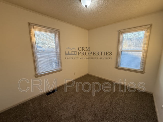 Building Photo - 1301 S Waugh St