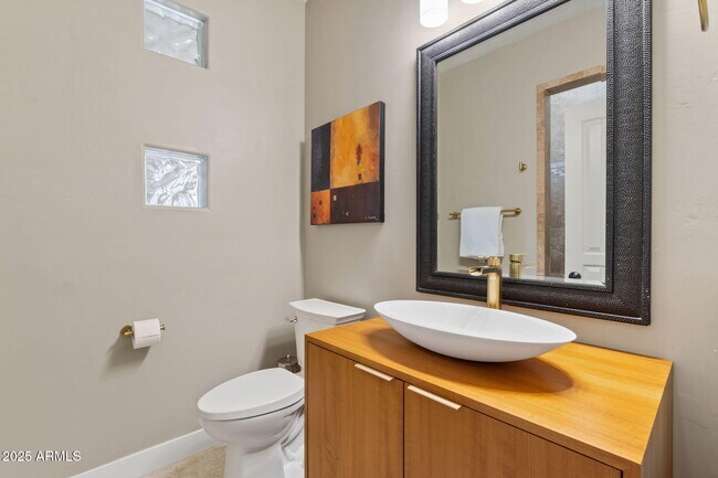 Building Photo - 5447 E Ron Rico Rd