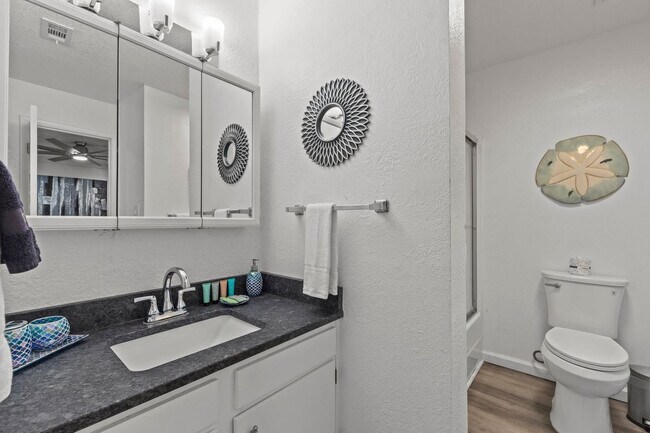 Building Photo - 4000 Gulf Terrace Dr