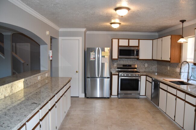 Building Photo - 1623 Stonehaven Village Cir