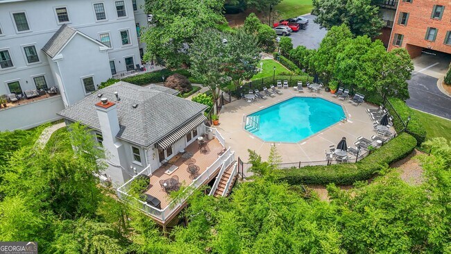 Building Photo - 27404 Plantation Dr NE